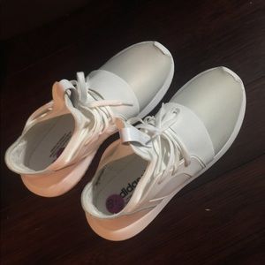 Adidas white tublr